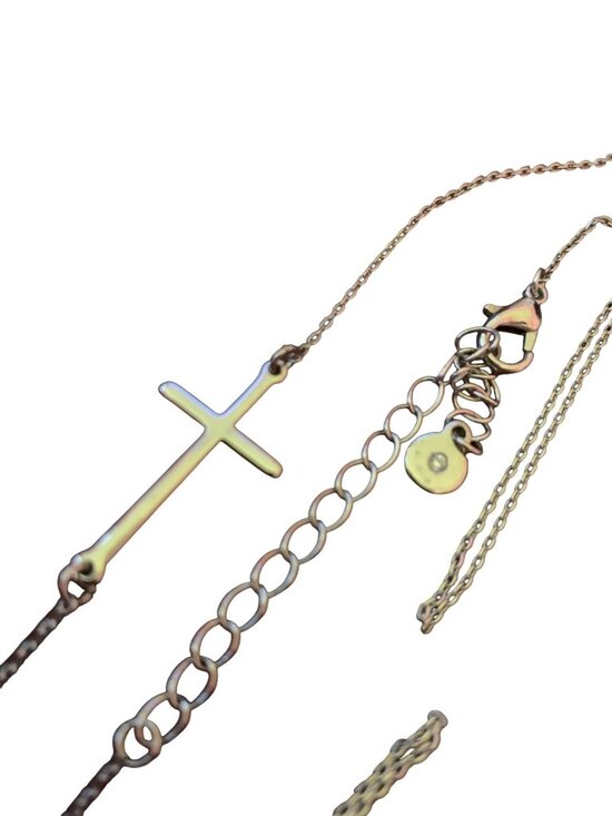 Unknown Jewelry - Silver Toned Cross Pendant Necklace With Adjustable Chain & Lobster Clasp Closur